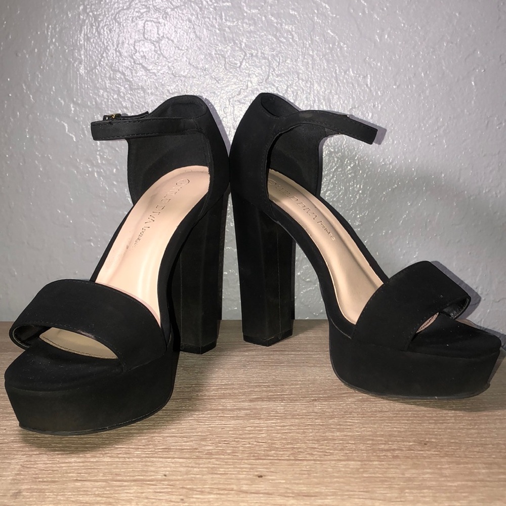 Heels - Picture 4 of 4